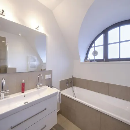 Reetland Am - Premium Reetdachvilla Mit 3 Schlafzimmern, Sauna Und Kamin H08